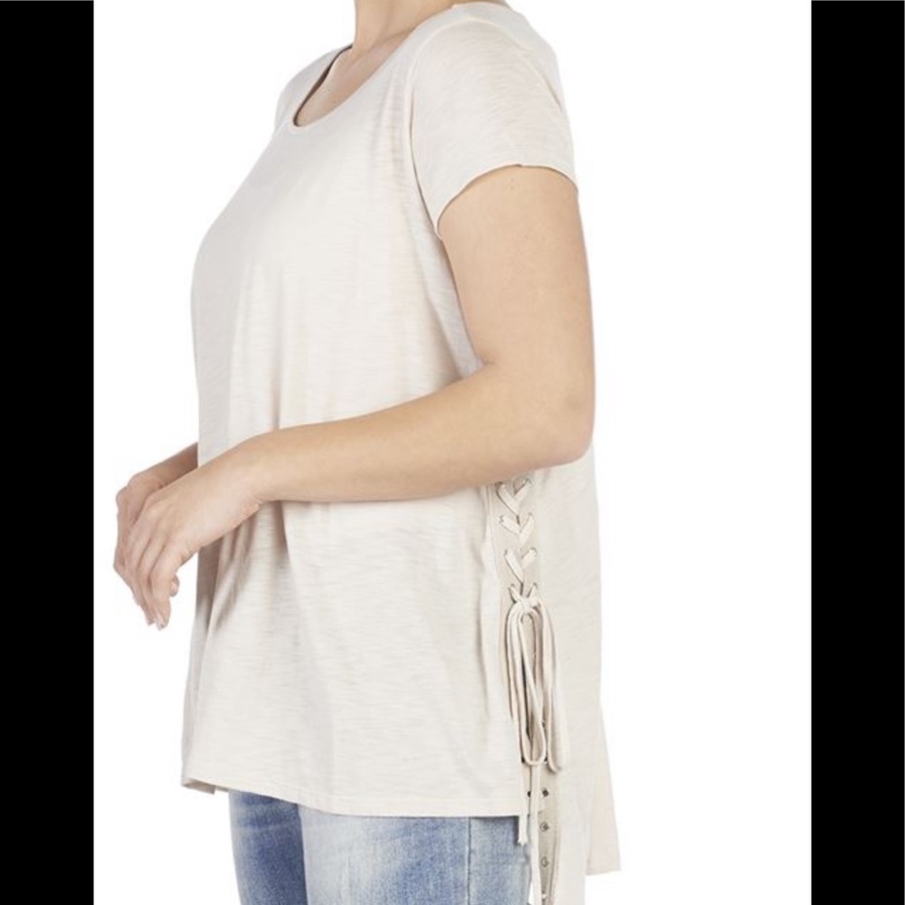 BOUTIQUE COCO + CARMEN LACE UP SIDE TEE- RUGBY TAN